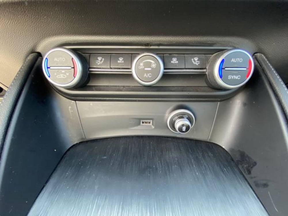 Alfa Romeo Stelvio usata a Firenze (18)
