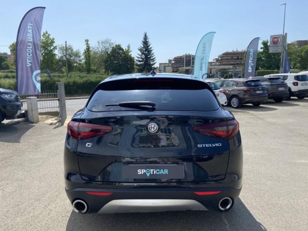 Alfa Romeo Stelvio usata a Firenze (5)