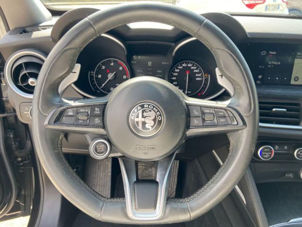 Alfa Romeo Stelvio usata a Firenze (9)