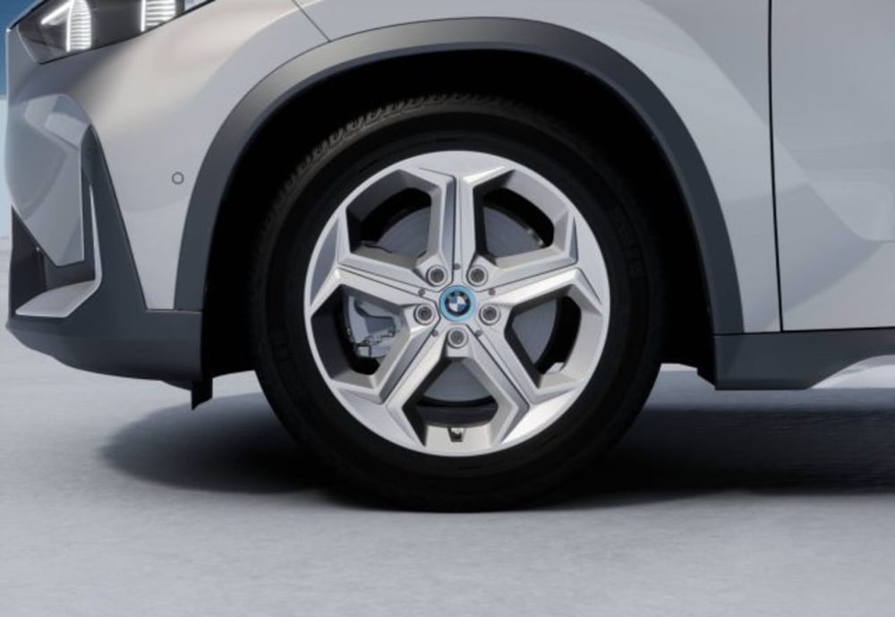 BMW iX1 nuova a Modena (8)