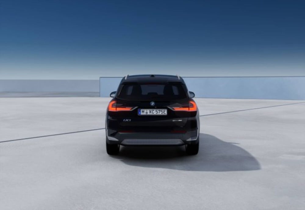 BMW iX1 nuova a Modena (5)