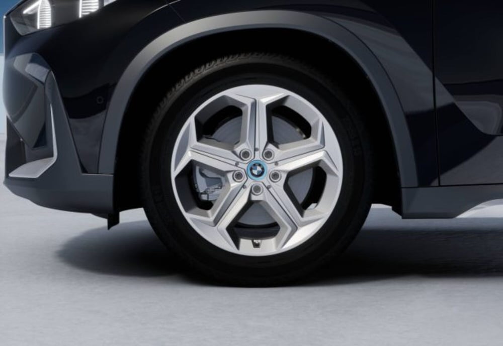 BMW iX1 nuova a Modena (8)