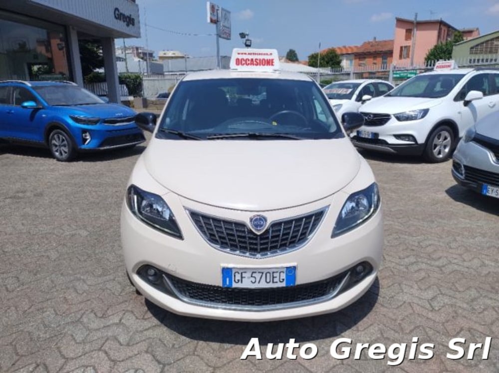 Lancia Ypsilon usata a Milano (8)