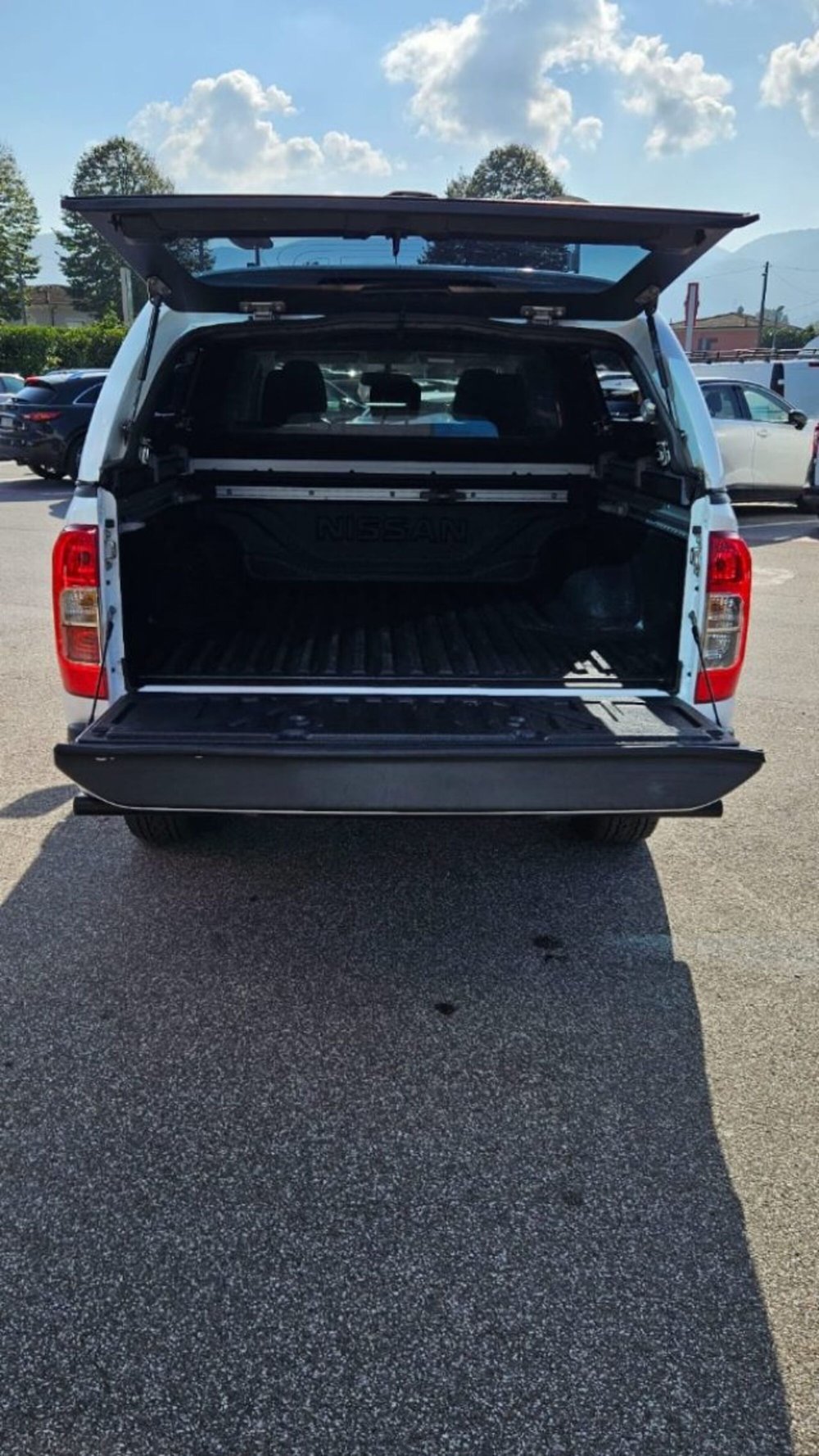 Nissan Navara usata a Lucca (6)