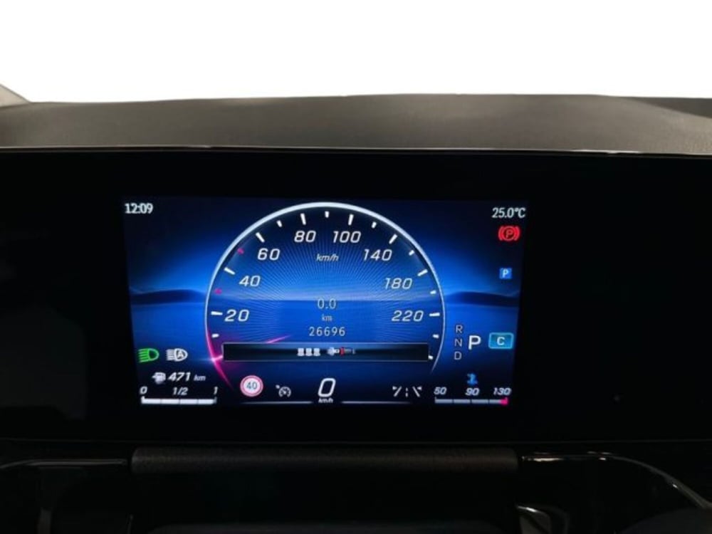 Mercedes-Benz GLA SUV usata a Avellino (13)