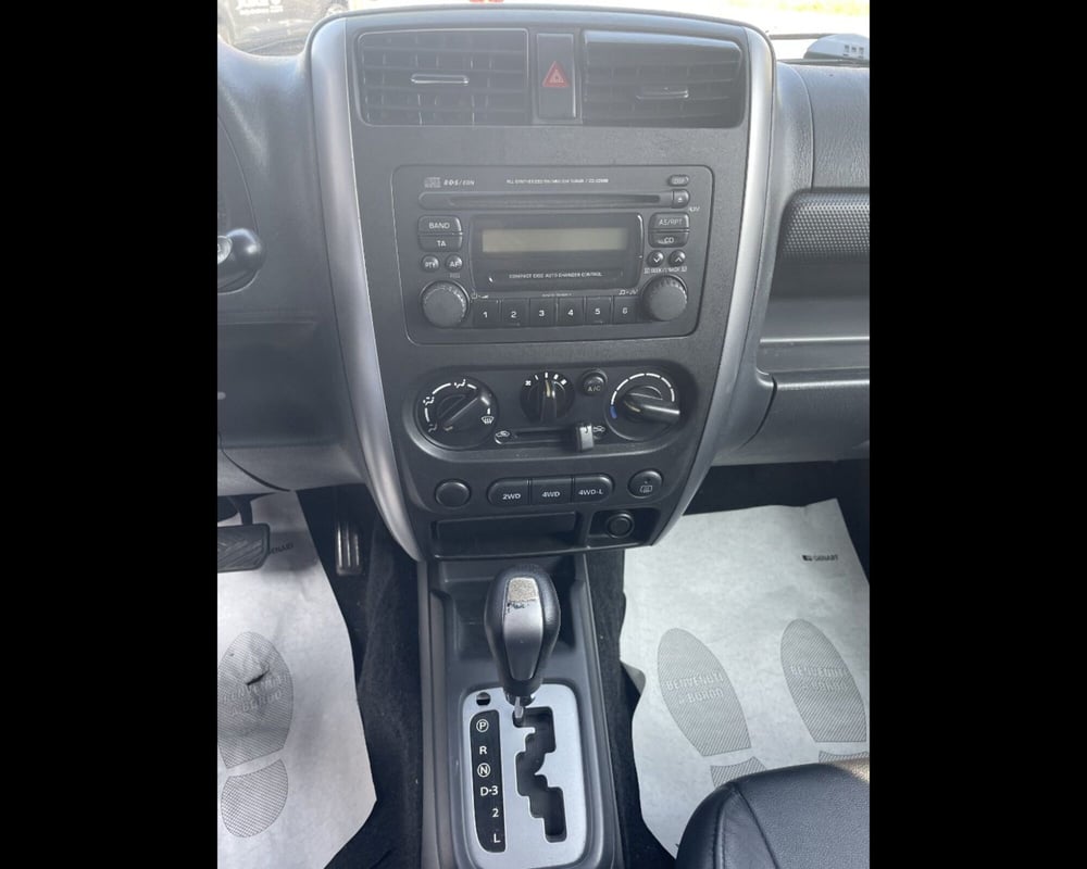 Suzuki Jimny nuova a Belluno (17)