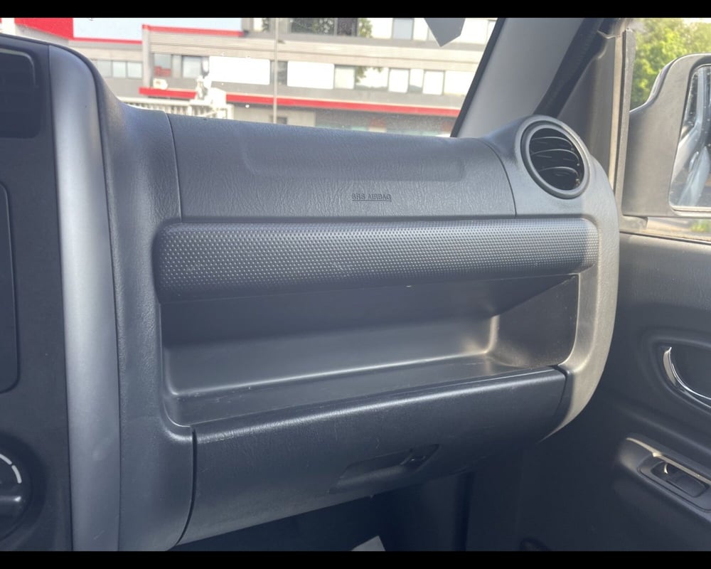 Suzuki Jimny nuova a Belluno (19)