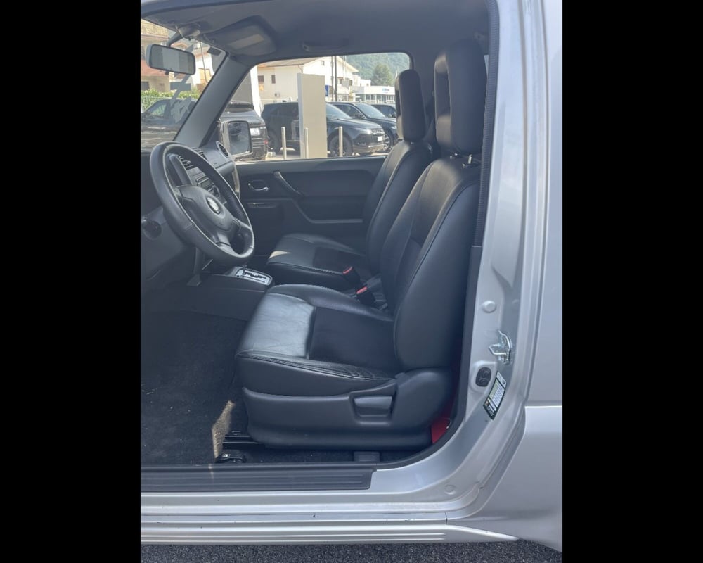 Suzuki Jimny nuova a Belluno (20)