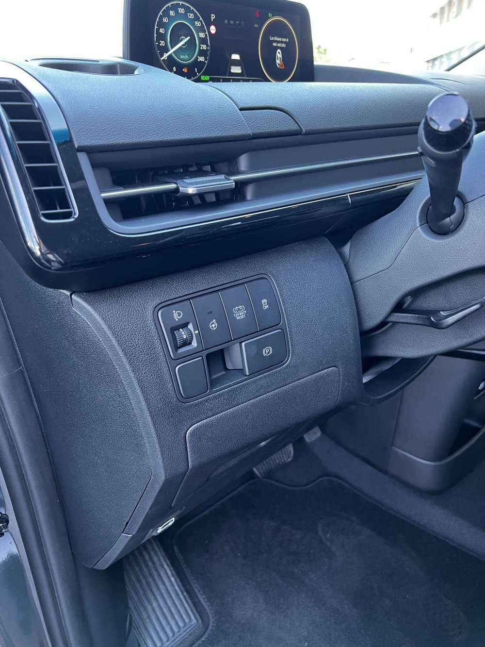 Hyundai Staria nuova a Vercelli (13)