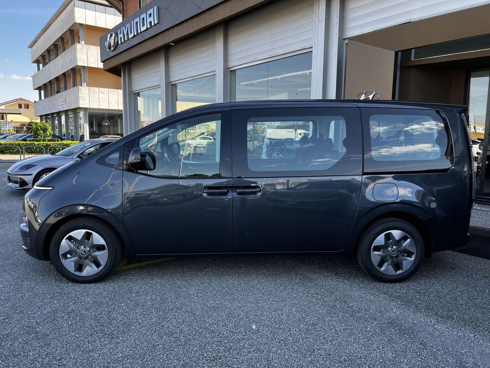 Hyundai Staria nuova a Vercelli (2)