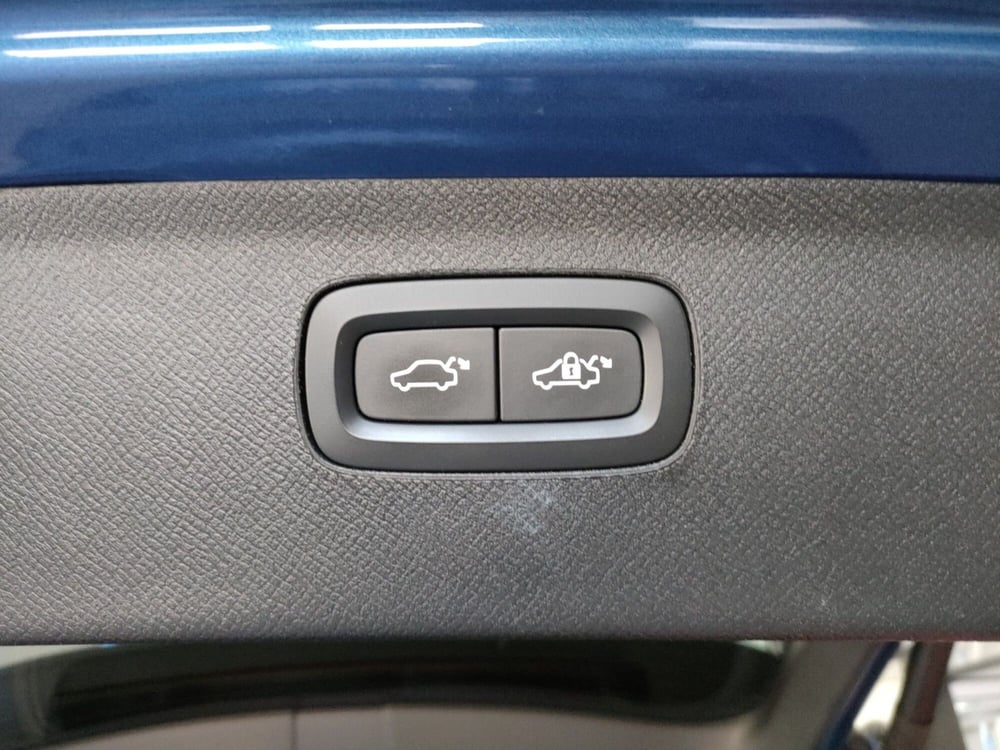 Volvo XC90 usata a Roma (12)