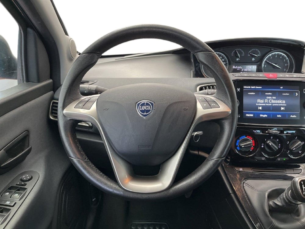 Lancia Ypsilon usata a Torino (12)