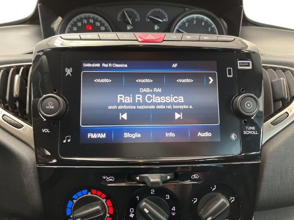 Lancia Ypsilon usata a Torino (14)