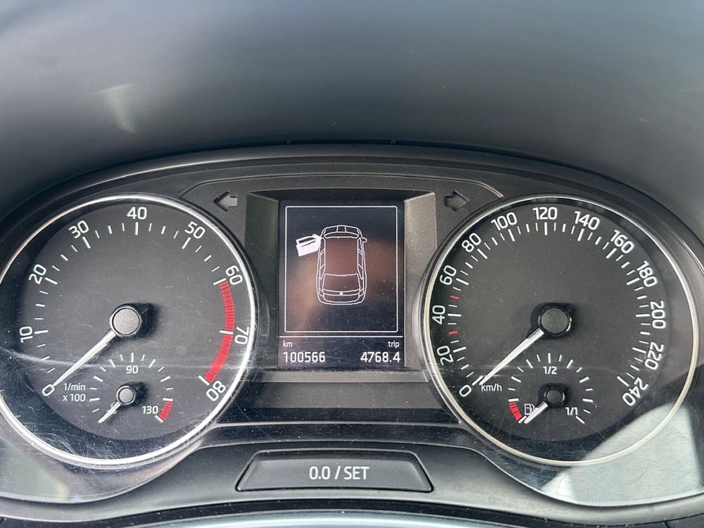 Skoda Fabia Station Wagon usata a Milano (18)