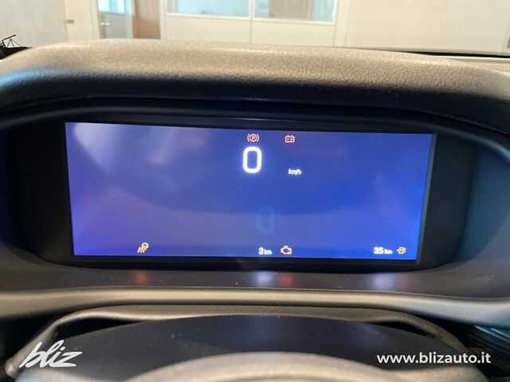 Jeep Avenger nuova a Udine (14)