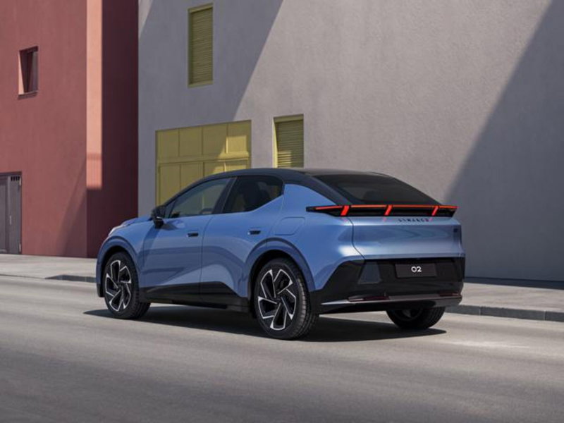 Lynk & Co 02 nuova a Firenze (4)