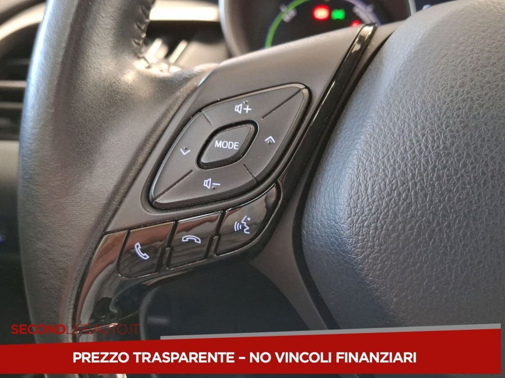Toyota Toyota C-HR usata a Roma (11)