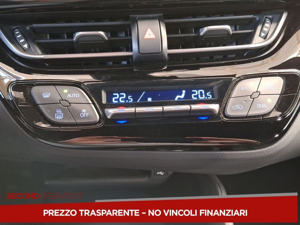 Toyota Toyota C-HR usata a Roma (18)