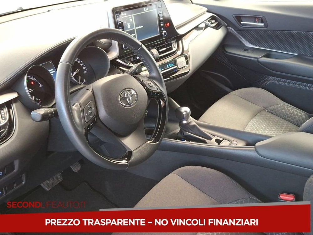 Toyota Toyota C-HR usata a Roma (9)