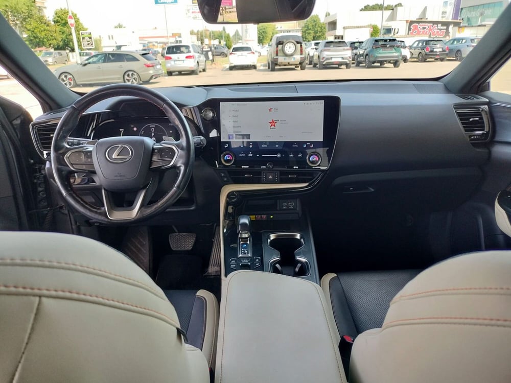 Lexus NX usata a Modena (13)