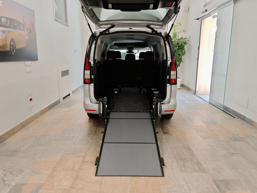 Volkswagen Caddy nuova a Palermo (3)
