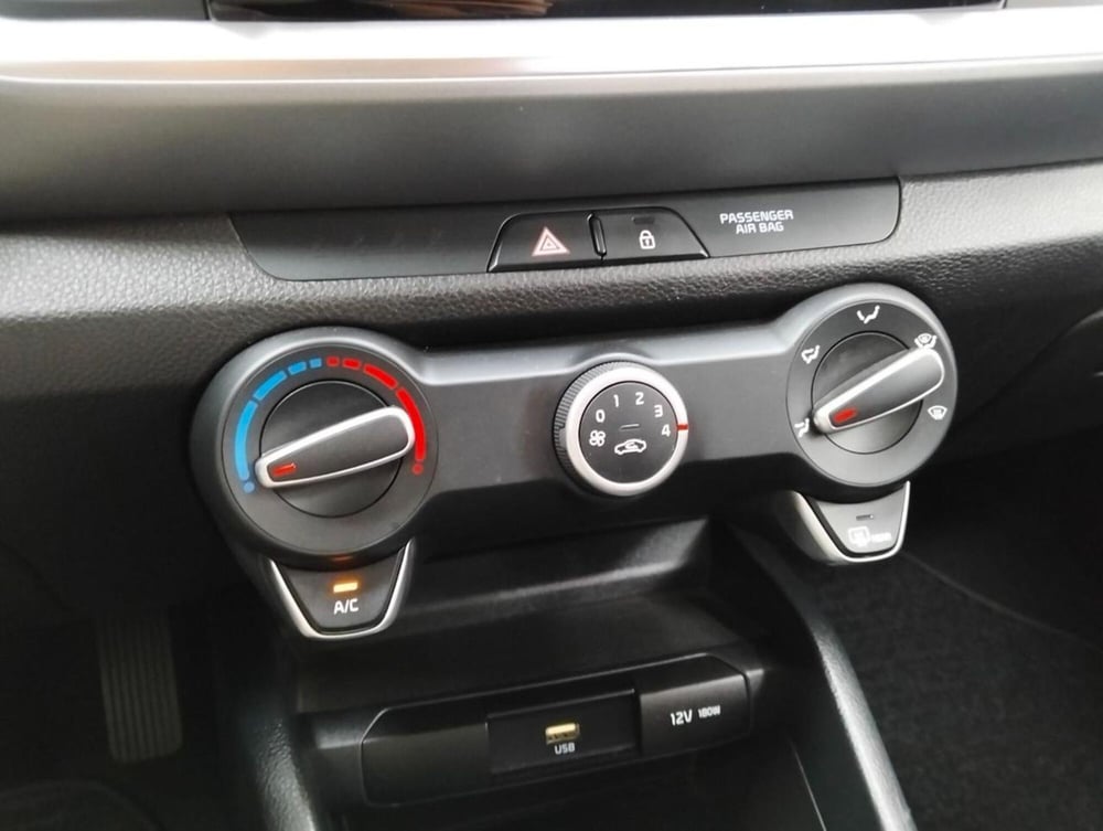 Kia Stonic usata a Como (17)