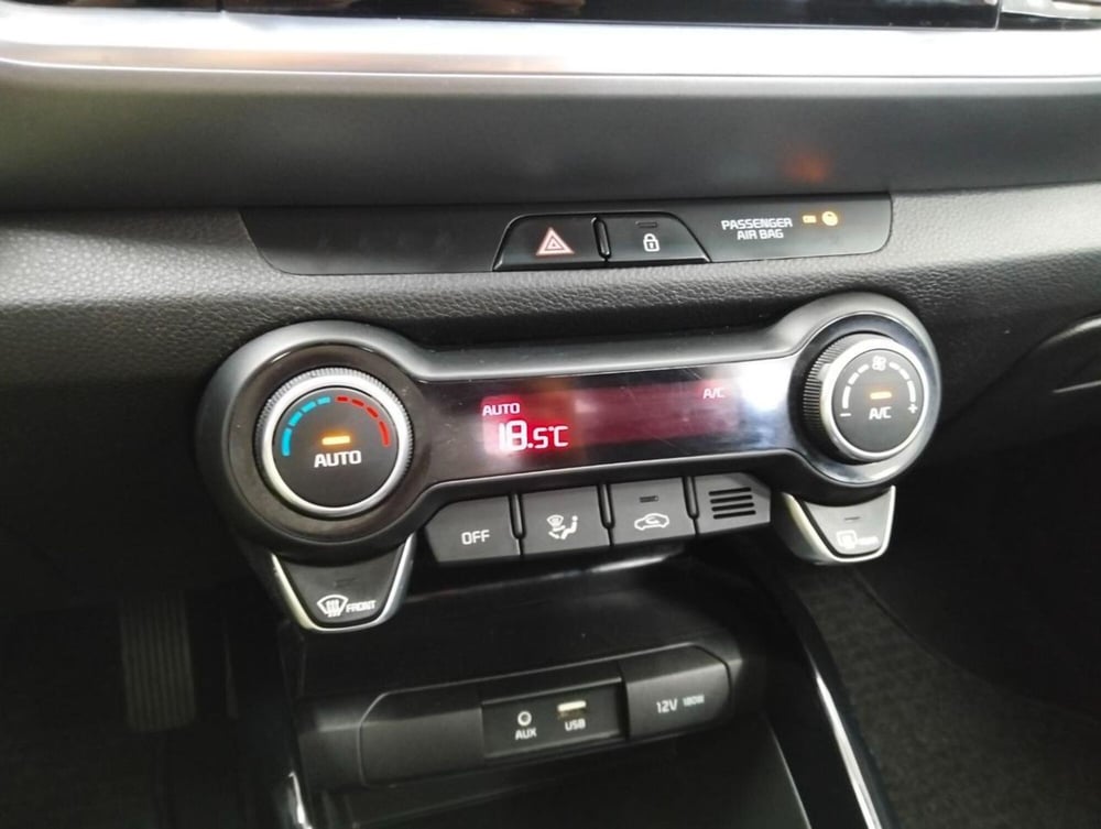 Kia Stonic usata a Como (18)