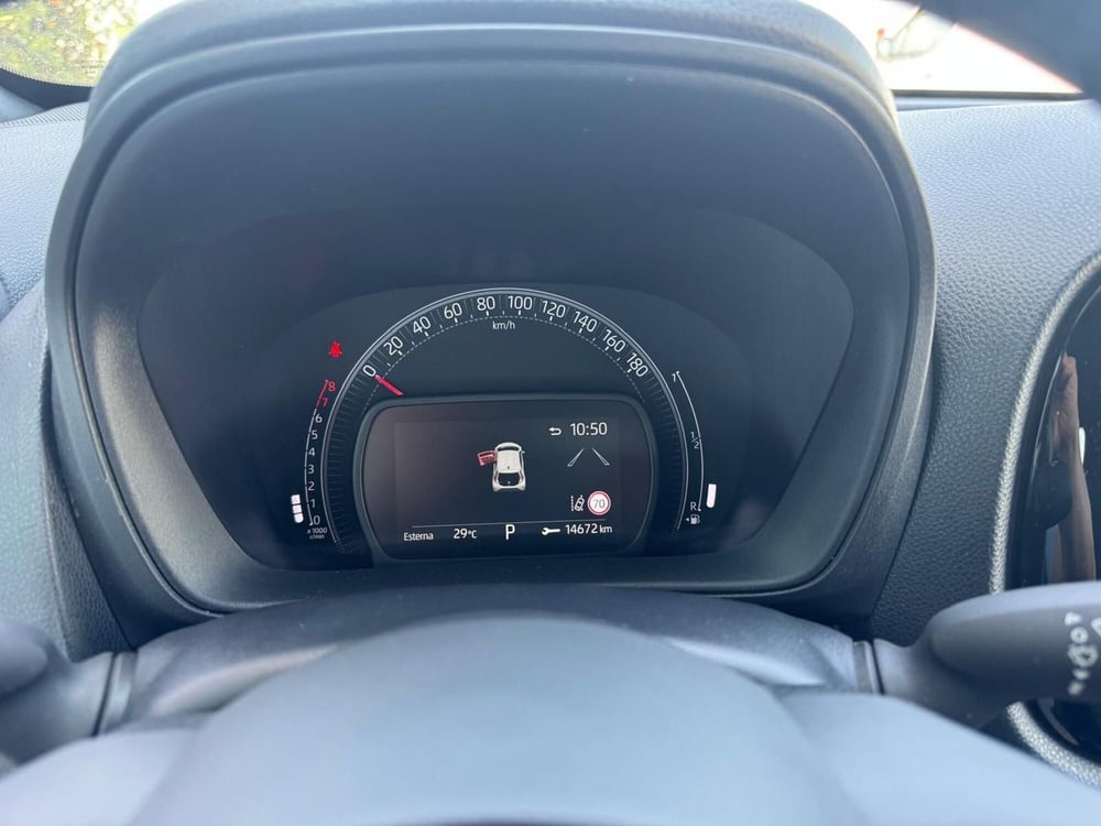 Toyota Aygo X usata a Ferrara (11)