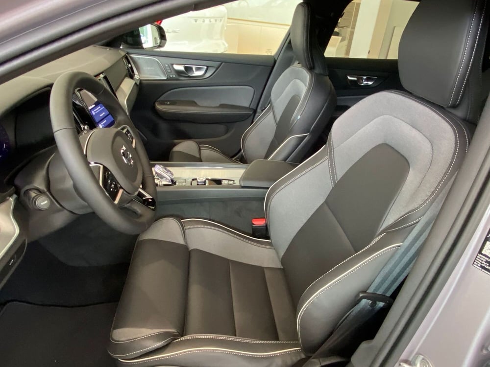 Volvo V60 nuova a Como (10)