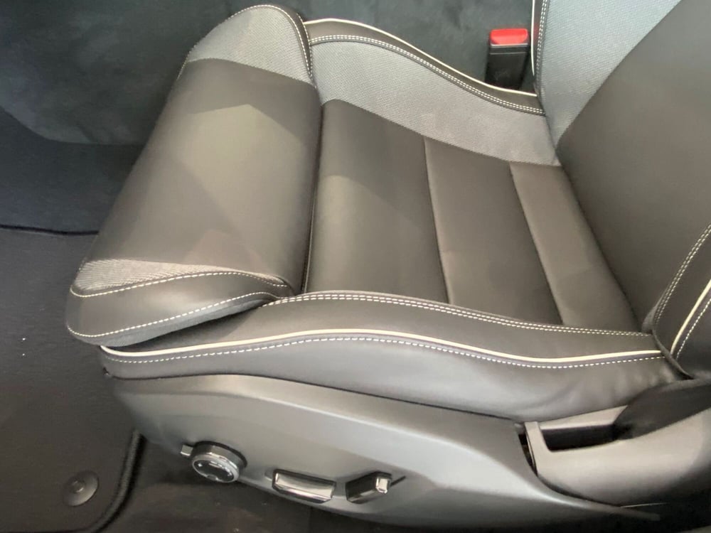 Volvo V60 nuova a Como (12)