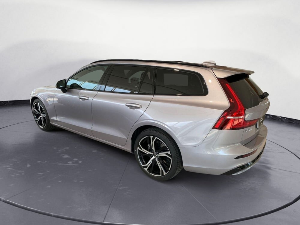Volvo V60 nuova a Como (4)