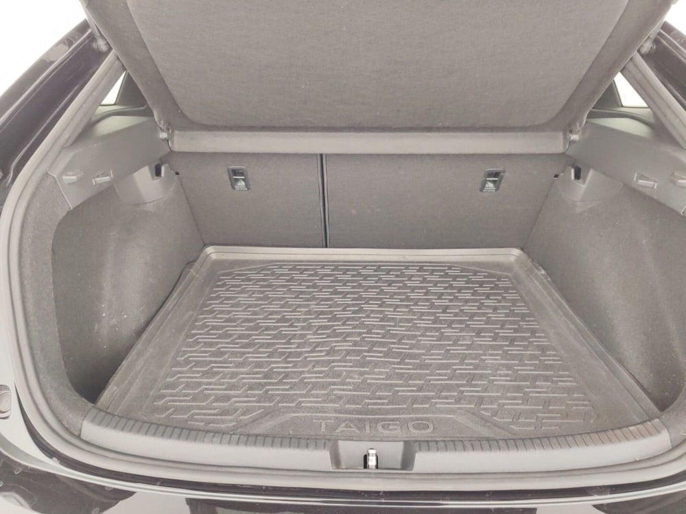 Volkswagen Taigo usata a Massa-Carrara (17)