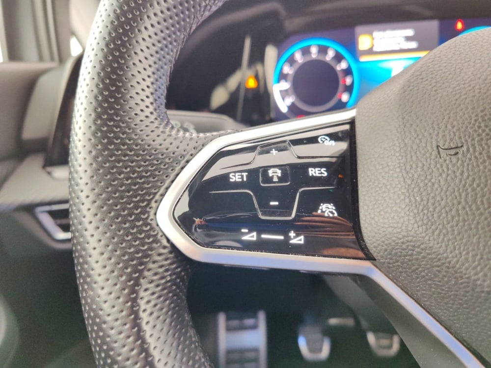 Volkswagen Golf usata a Massa-Carrara (14)