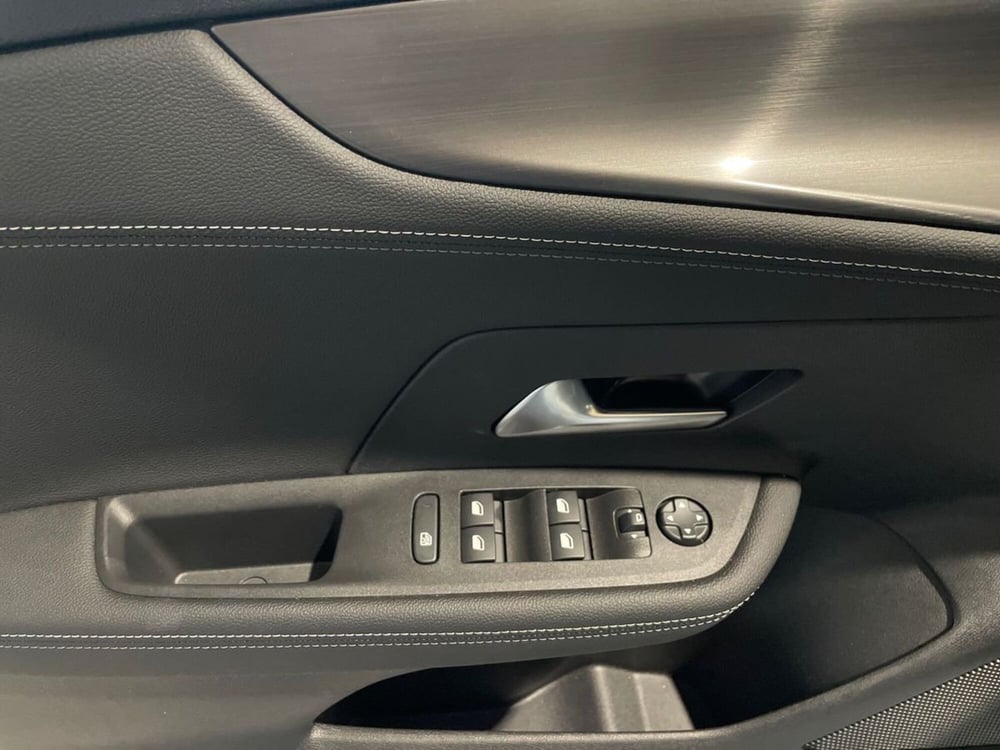 Opel Mokka nuova a Salerno (13)