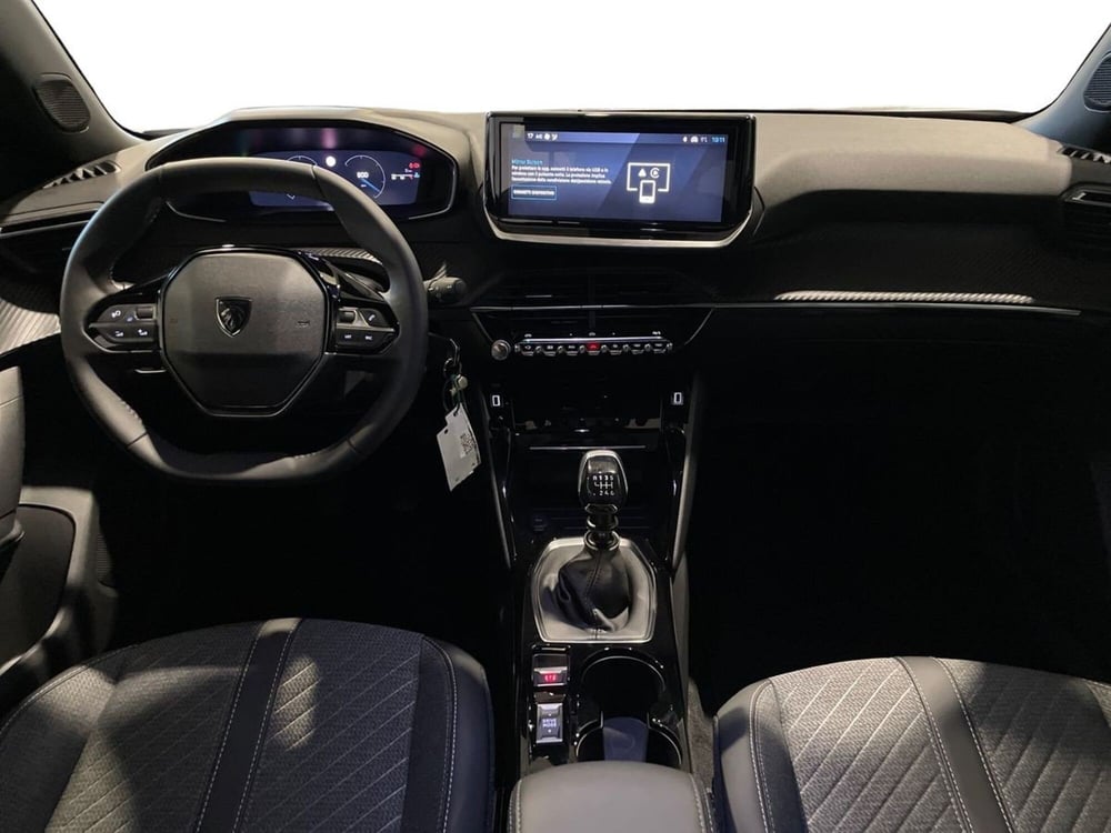 Peugeot 2008 nuova a Salerno (11)