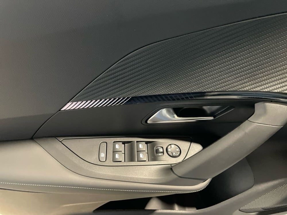 Peugeot 2008 nuova a Salerno (13)