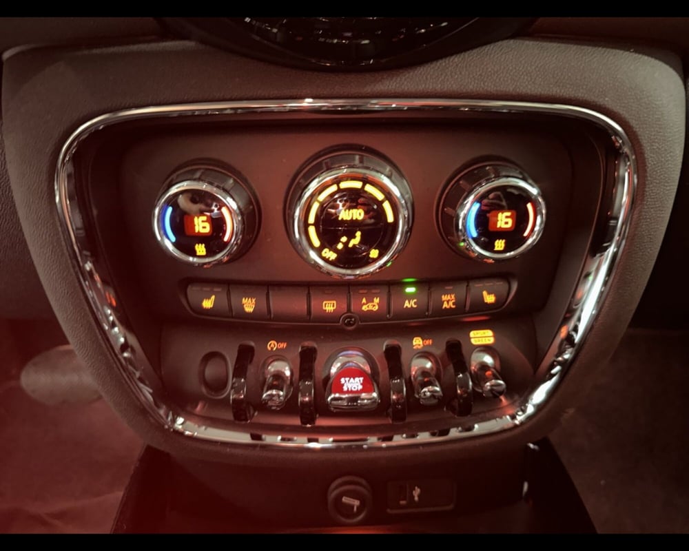 MINI Mini Clubman usata a Caserta (18)