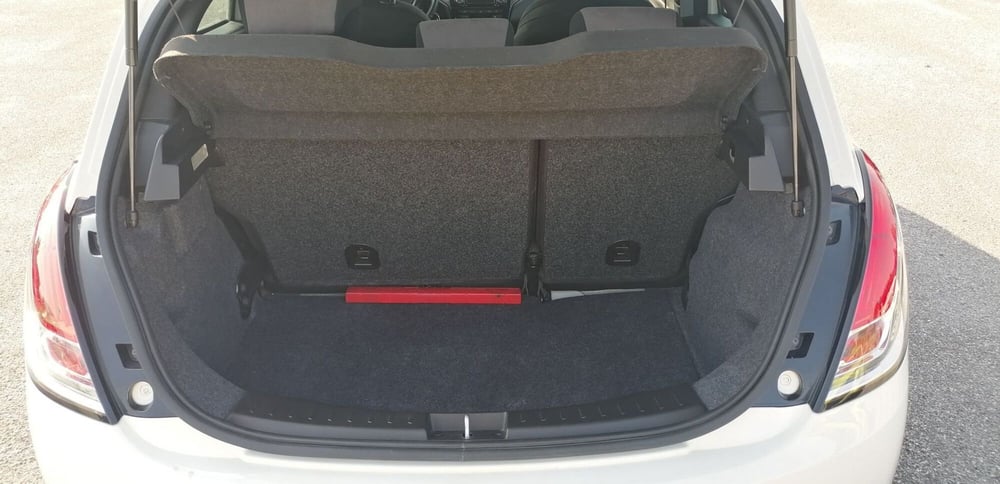 Lancia Ypsilon usata a Pistoia (10)
