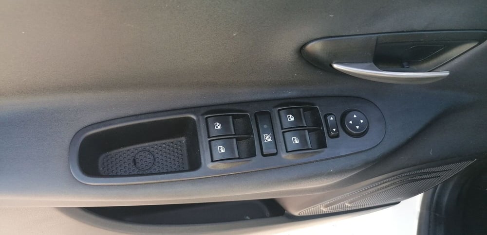 Lancia Ypsilon usata a Pistoia (13)