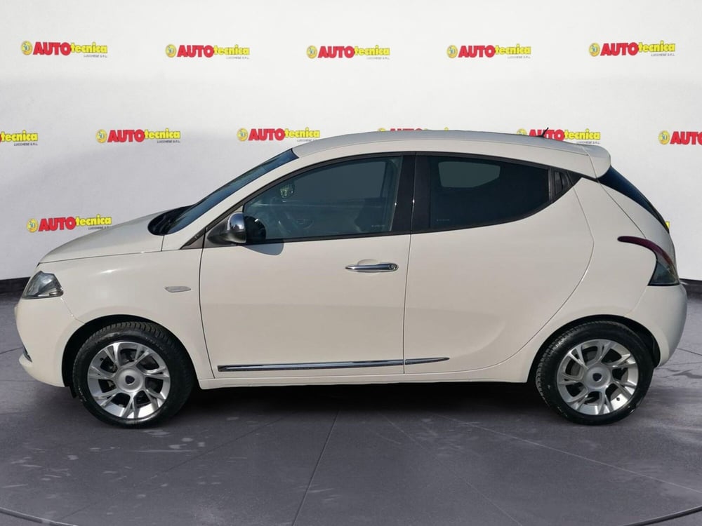 Lancia Ypsilon usata a Pistoia (3)