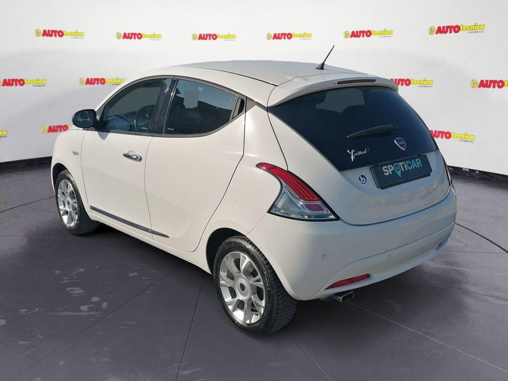 Lancia Ypsilon usata a Pistoia (4)