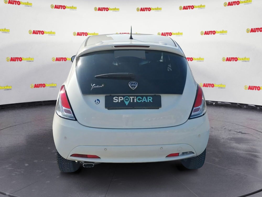 Lancia Ypsilon usata a Pistoia (5)