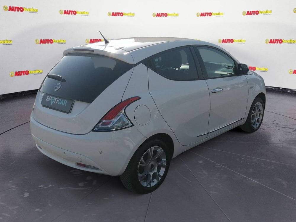 Lancia Ypsilon usata a Pistoia (6)