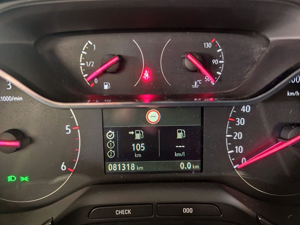 Opel Crossland X usata a Milano (9)