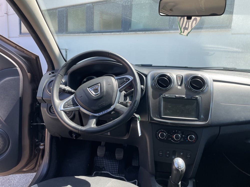 Dacia Sandero usata a Roma (12)