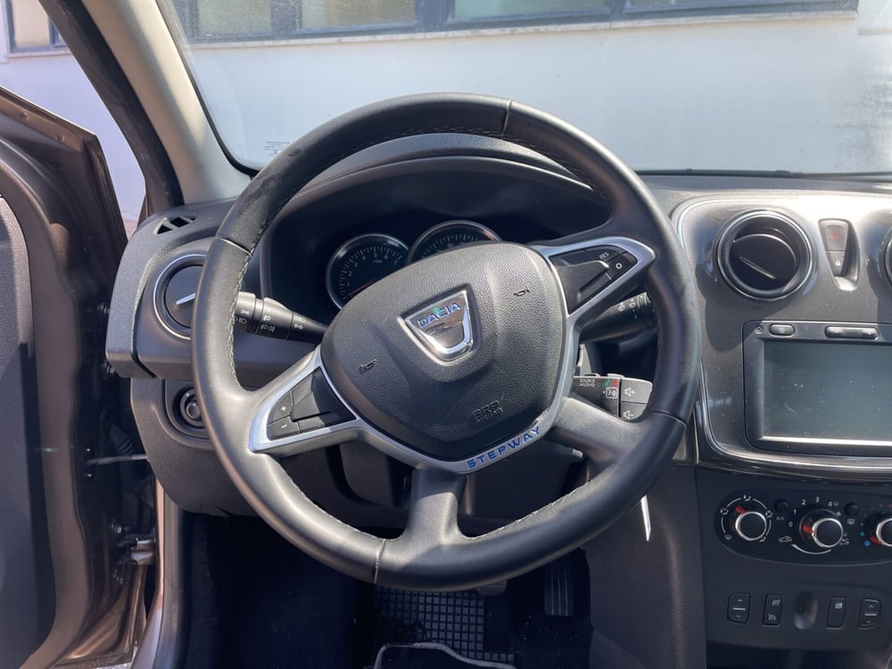 Dacia Sandero usata a Roma (13)