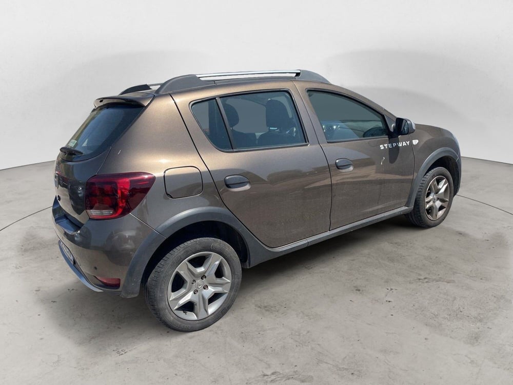 Dacia Sandero usata a Roma (3)