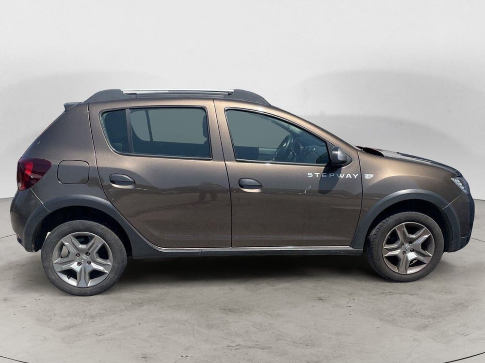 Dacia Sandero usata a Roma (7)