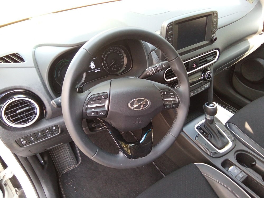 Hyundai Kona usata a Roma (12)