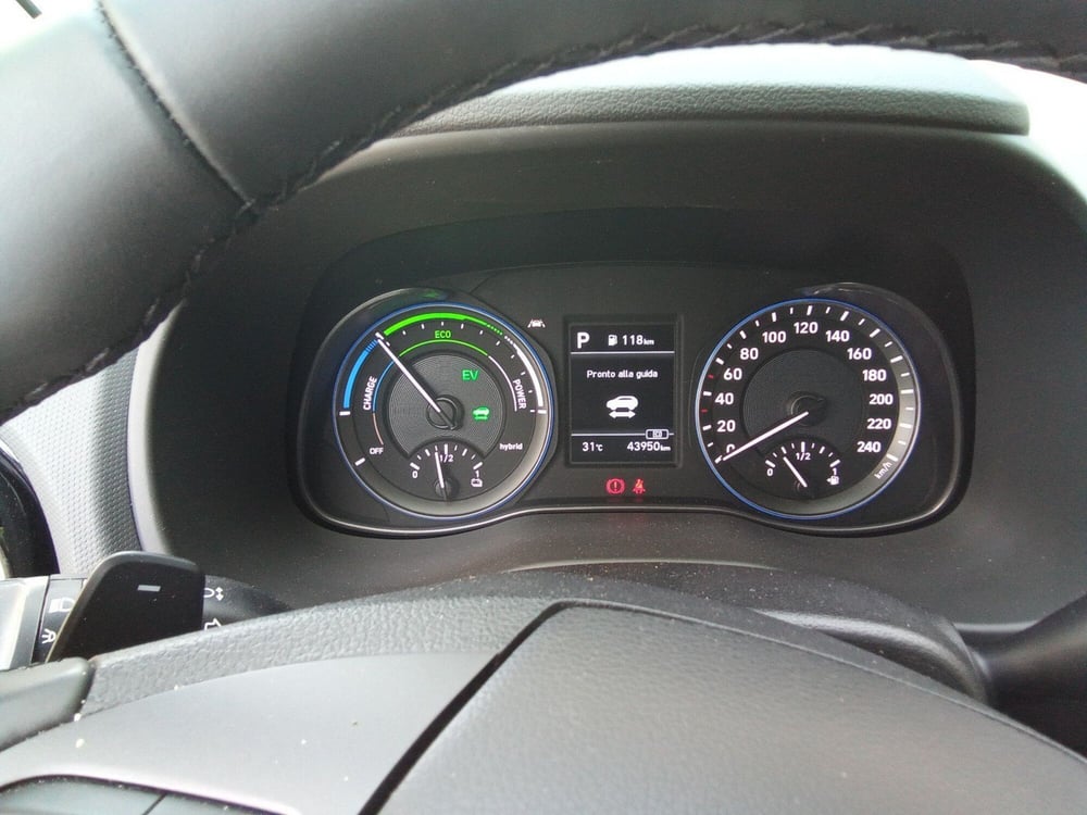 Hyundai Kona usata a Roma (13)